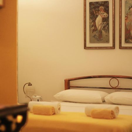 Giljana Ensuite Rooms Shared Terrace & Kitchen San Ġiljan Exterior foto